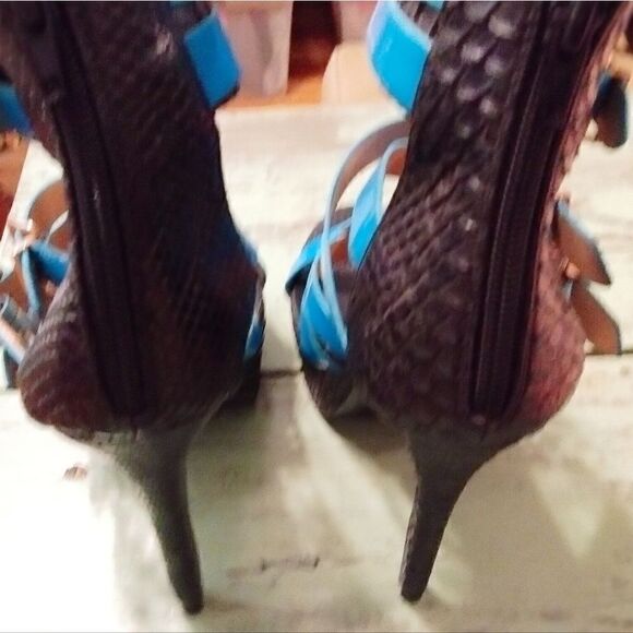 Scene ABREA Stilettos Black with Multiple Blue Straps and Buckles Size 8 - Picture 11 of 13